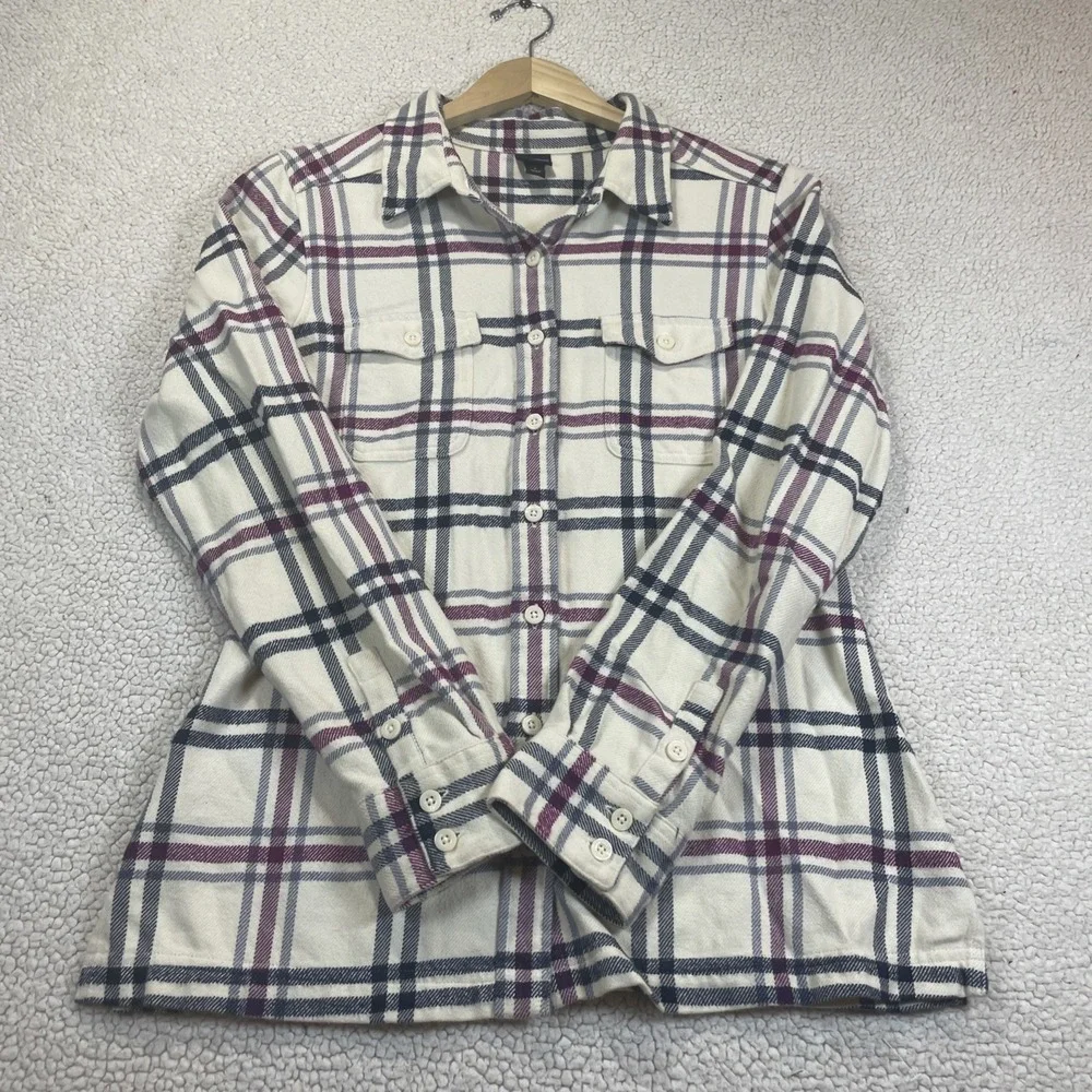 Patagonia Flannel Shirt Womens 4 White Plaid Organic Cotton Button Up 0217 - Picture 2 of 8